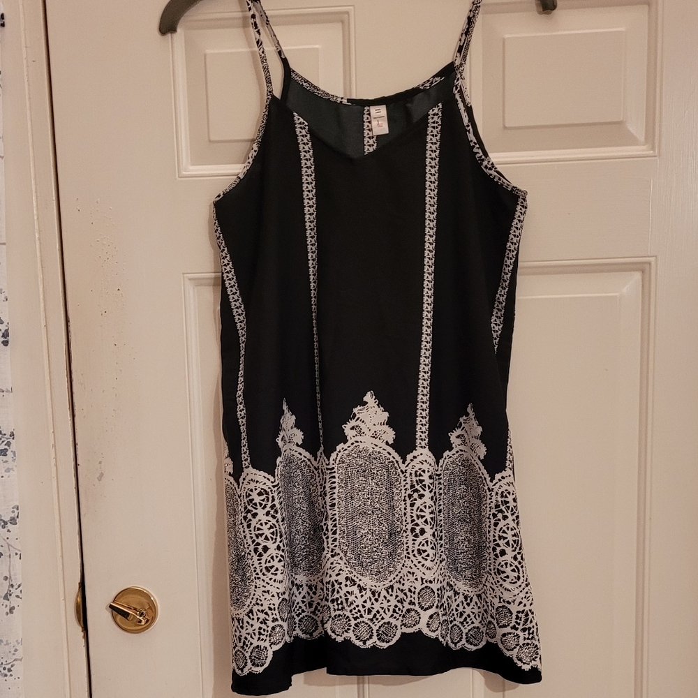 Black and white  sleeveless dress size XL